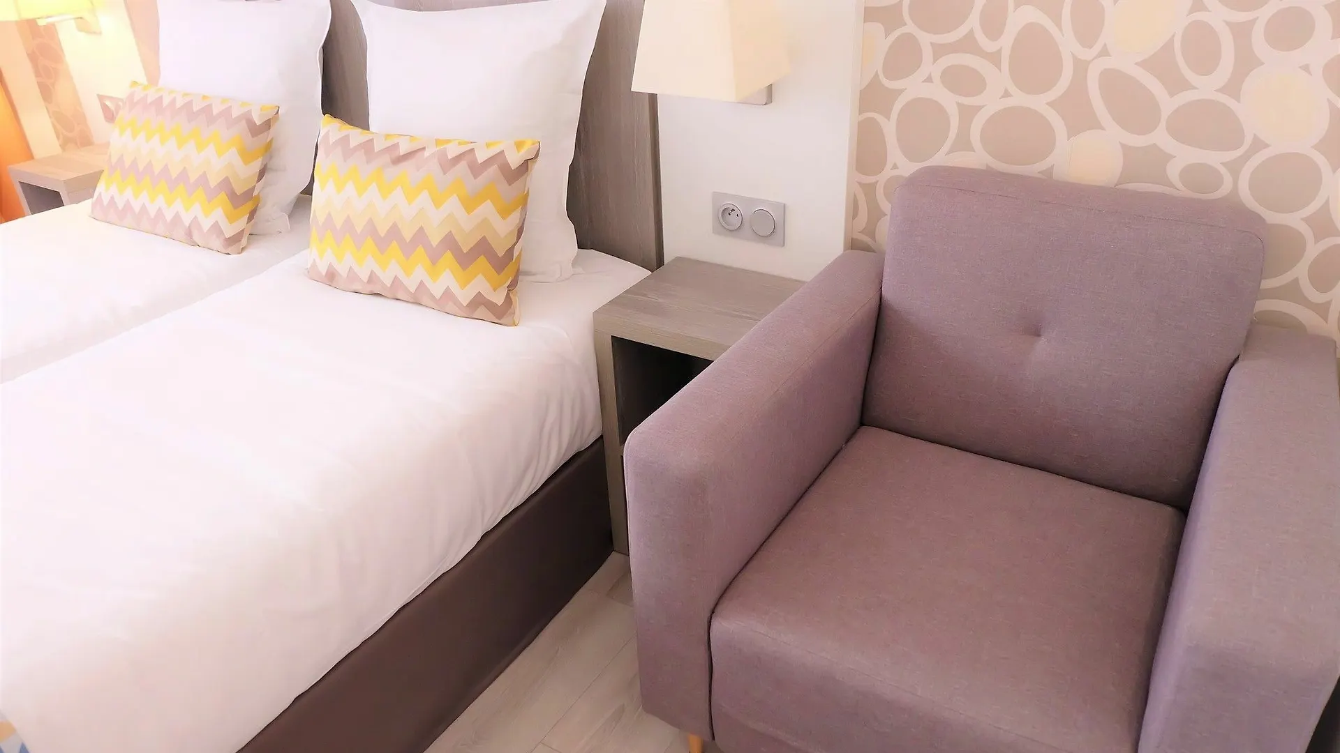 Logis Hôtel La Caravelle Toulouse France
